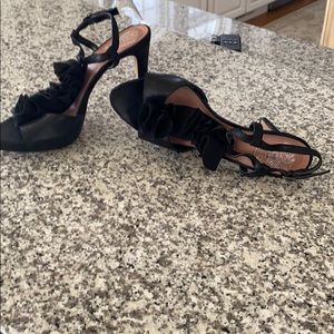 Dressy High heel with black chiffon ruffle